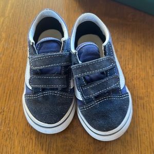 Toddler 8.5 shoes. Vans